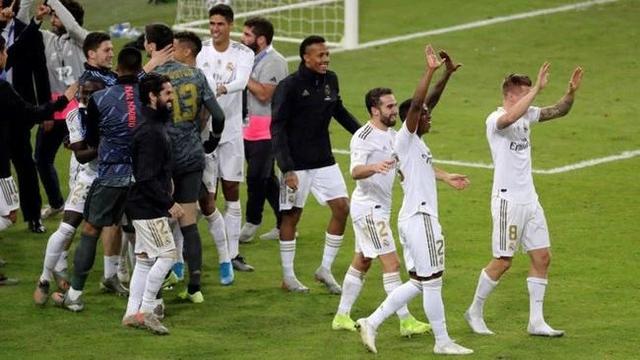 湖人三连败真相！东契奇42分难救主，斯玛特1分正负值-20成最坑队友