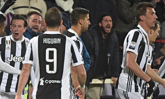 克尼佩尔快攻妙传 米勒跟进扣篮得手