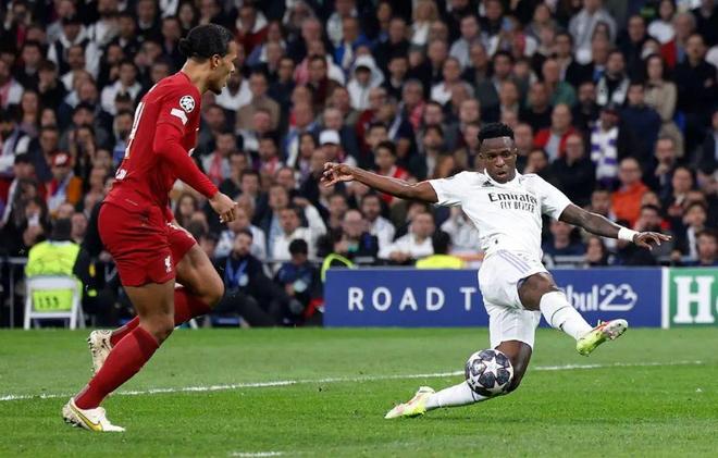 火箭119-96湖人迎4利好！2锋线统治攻守，电风扇作用大，申京改变