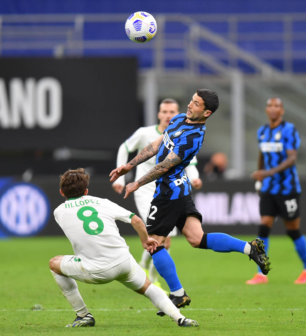 英超保级与冲欧对决：利兹联主场死磕富勒姆，黑马能否终结对手不败神话？