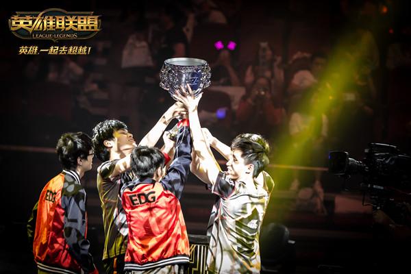 HLTV本周世界排名：NAVI仍居第一 G2升至第二